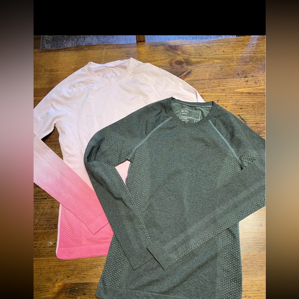 Figs Long Sleeve Tops in Pink Ombré and Charcoal Gray